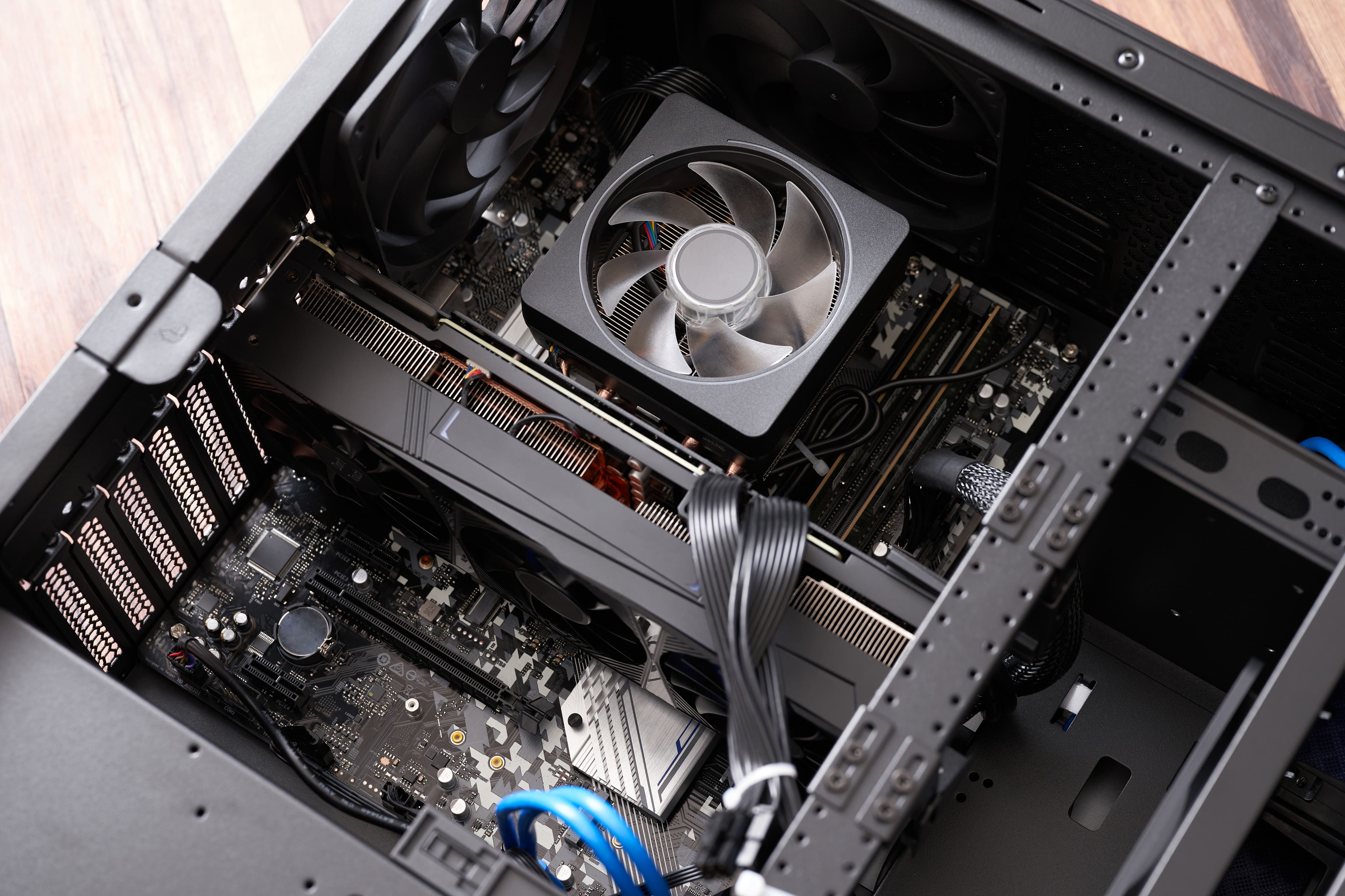 internal-parts-of-desktop-computer-2023-11-27-04-58-03-utc-min-6f67efed Home - Simplix - Modelo 2